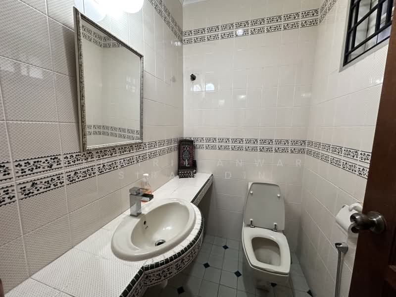 Rumah Banglo untuk Dijual di Kampung Datuk Keramat (Keramat) - Khairil Anwar Sirajudin - Bathroom - PropertyGuru.com.my