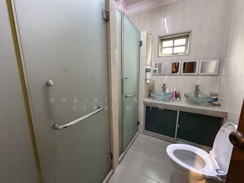 Rumah Banglo untuk Dijual di Kampung Datuk Keramat (Keramat) - Khairil Anwar Sirajudin - Bathroom - PropertyGuru.com.my