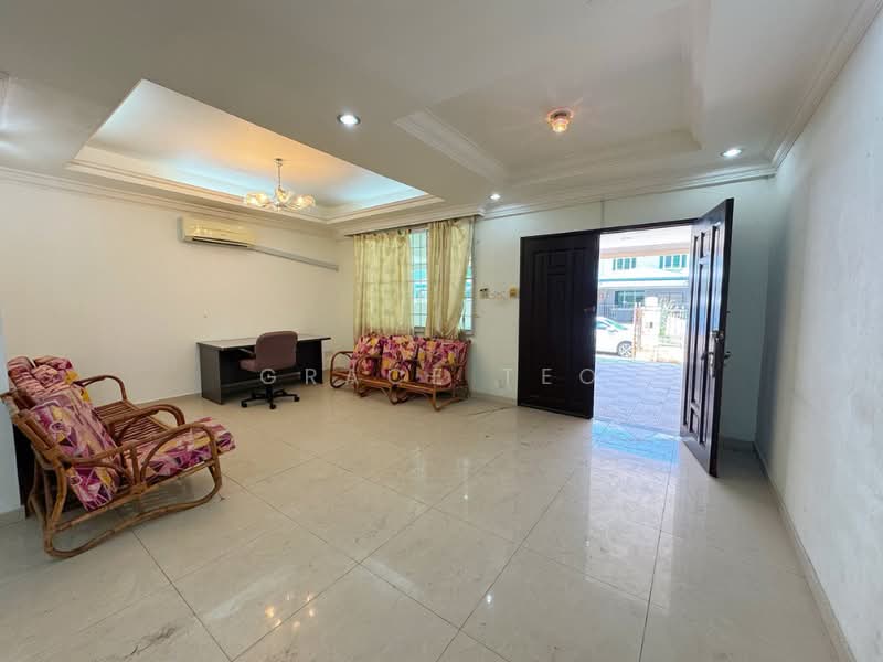 3-storey Terraced House for Sale in Kota Kinabalu (Sabah) - Grace Teo - Living Room - PropertyGuru.com.my