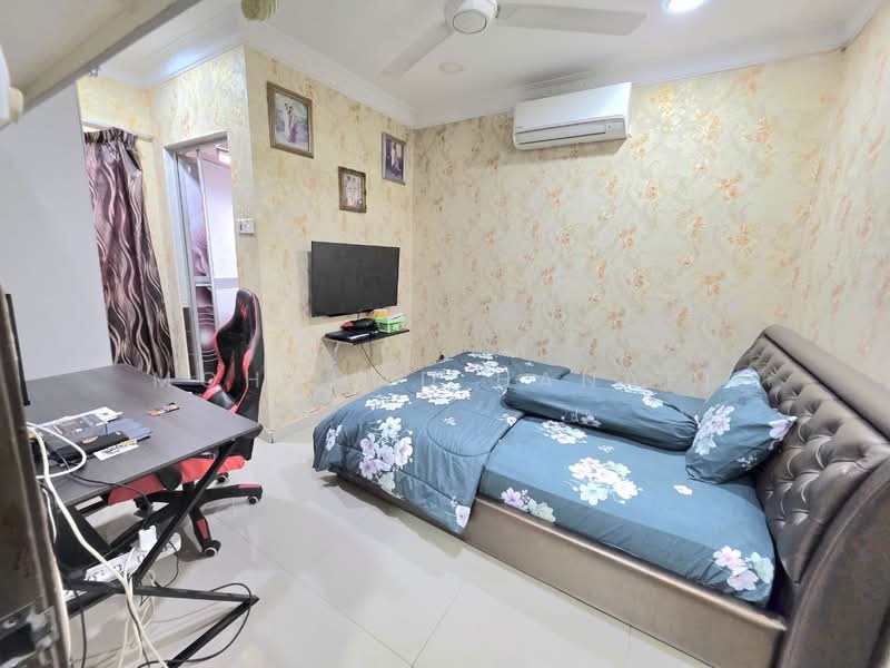 1-storey Terraced House for Sale in Seksyen 2 (Shah Alam) - Mohamad Hanafi - Bedroom - PropertyGuru.com.my