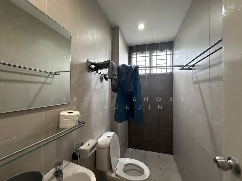 Service Residence for Sale at E-Tiara - Khairil Anwar Sirajudin - Bathroom - PropertyGuru.com.my