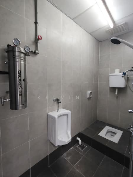 Shop / Office for Rent in Kota Damansara (Selangor) - Kelvin . - Bathroom - PropertyGuru.com.my