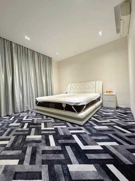 Service Residence for Sale at D'Summit Residences - Daniel Yong - Bedroom - PropertyGuru.com.my