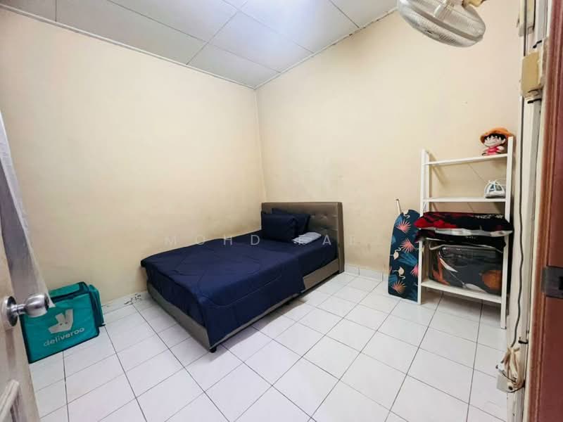 1-storey Terraced House for Sale in Taman Puteri Wangsa (Ulu Tiram) - Mohd Faez - Bedroom - PropertyGuru.com.my