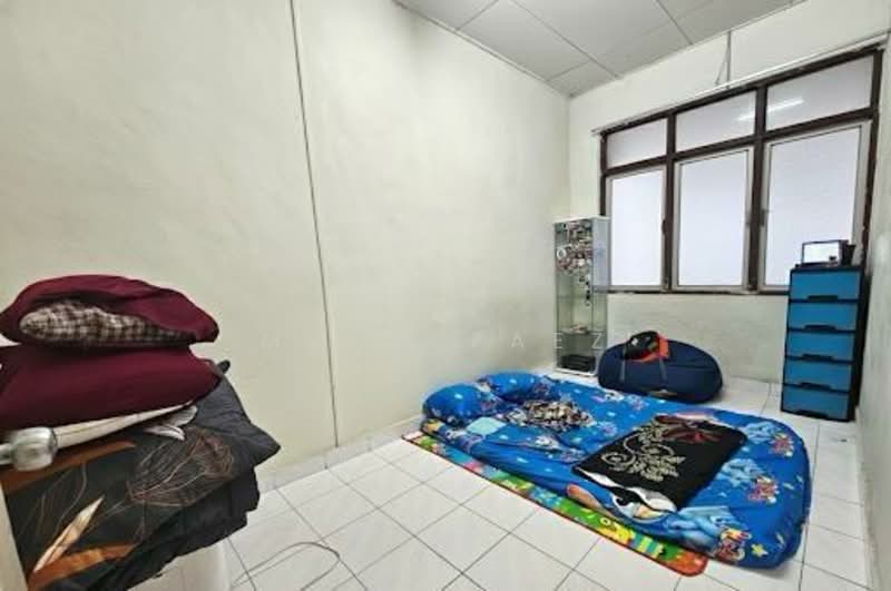 1-storey Terraced House for Sale in Taman Puteri Wangsa (Ulu Tiram) - Mohd Faez - Bedroom - PropertyGuru.com.my