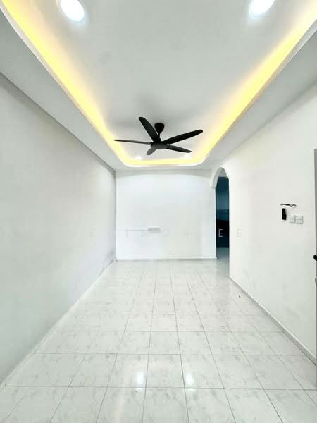 1-storey Terraced House for Sale in Taman Universiti (Skudai) - Melinda Ee - Living Room - PropertyGuru.com.my