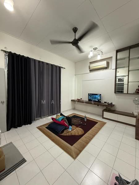 1-storey Terraced House for Sale in Bandar Putra (Kulai) - Max Yee - Living Room - PropertyGuru.com.my