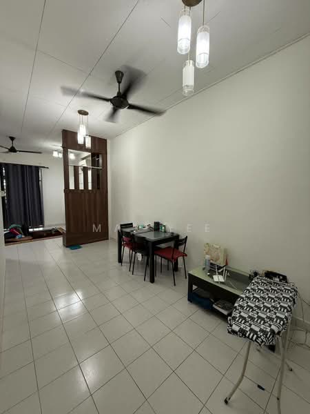 1-storey Terraced House for Sale in Bandar Putra (Kulai) - Max Yee - Living Room - PropertyGuru.com.my