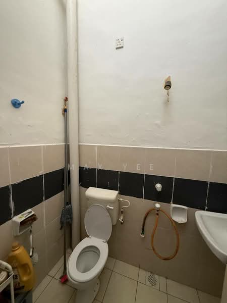 1-storey Terraced House for Sale in Bandar Putra (Kulai) - Max Yee - Bathroom - PropertyGuru.com.my
