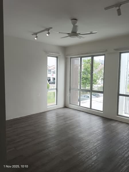 CasaView @ Cybersouth untuk Untuk Dijual - RM 950,000, Apr 2026 - Living Room - PropertyGuru.com.my