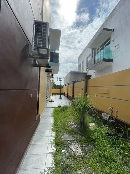 Semi-Detached House for Sale in Taman Bukit Jaya (Ulu Tiram) - Tommy Tai - Exterior - PropertyGuru.com.my