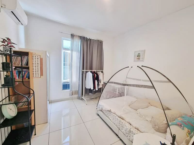 Semi-Detached House for Sale in Taman Bukit Jaya (Ulu Tiram) - Tommy Tai - Bedroom - PropertyGuru.com.my