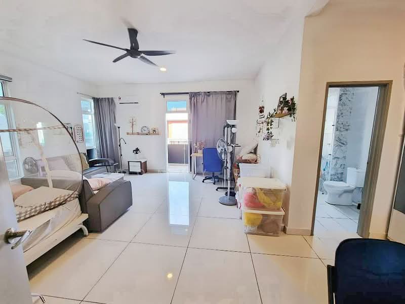 Semi-Detached House for Sale in Taman Bukit Jaya (Ulu Tiram) - Tommy Tai - Living Room - PropertyGuru.com.my