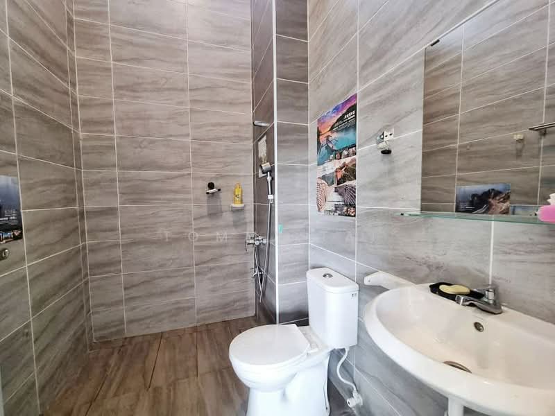 Semi-Detached House for Sale in Taman Bukit Jaya (Ulu Tiram) - Tommy Tai - Bathroom - PropertyGuru.com.my