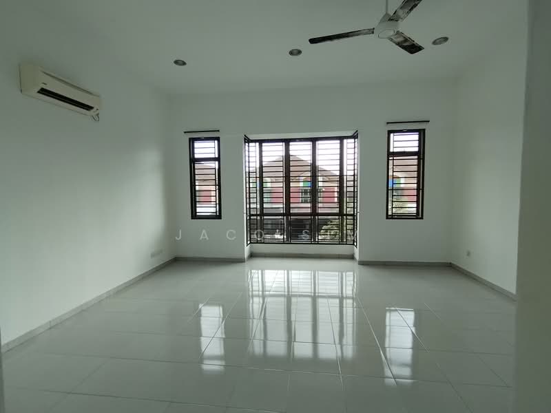 Rumah Teres 2 Tingkat untuk Dijual di Skudai (Johor) - Jacq Sim - Living Room - PropertyGuru.com.my