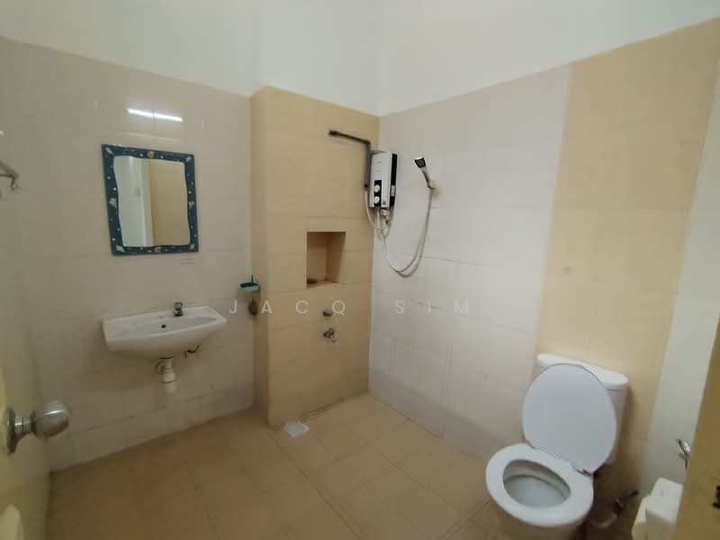 Rumah Teres 2 Tingkat untuk Dijual di Skudai (Johor) - Jacq Sim - Bathroom - PropertyGuru.com.my