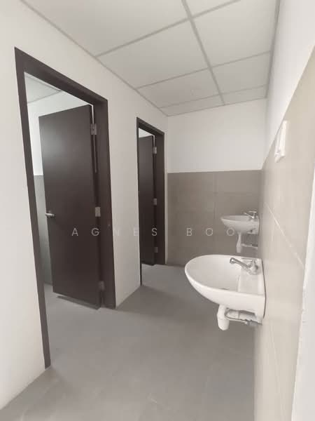 Shop / Office for Rent in Austin Crest (Johor Bahru) - Agnes Boo - Bathroom - PropertyGuru.com.my