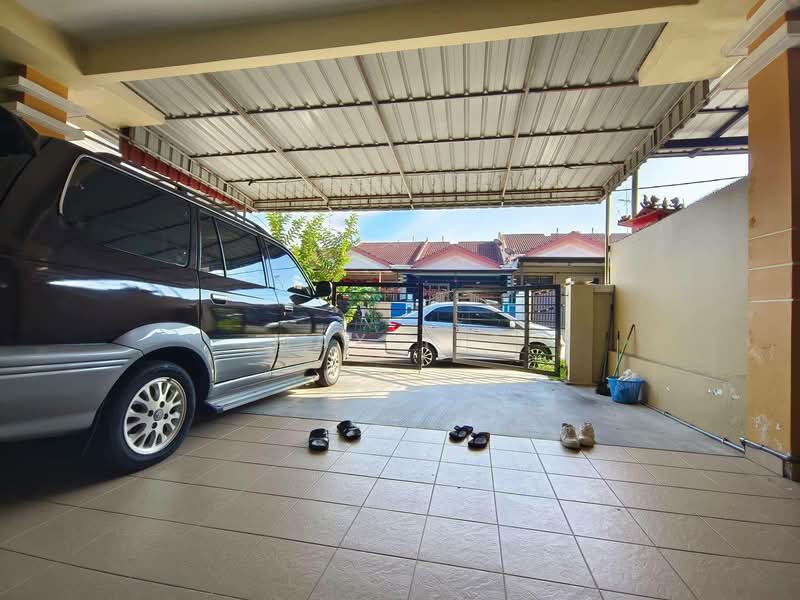 1-storey Terraced House for Sale in Bandar Putra (Kulai) - Max Yee - Exterior - PropertyGuru.com.my
