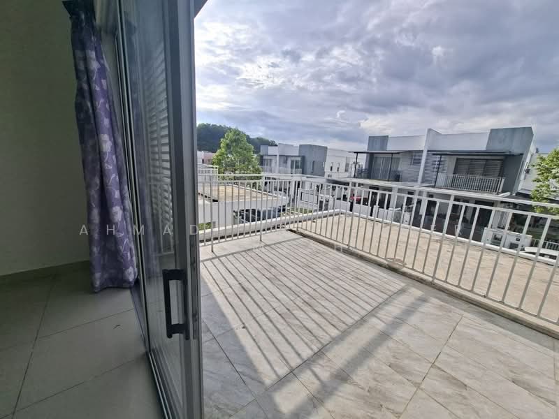 Cluster House for Rent in Pajam (Negeri Sembilan) - Ahmad Fikri Amer Hamzah - Balcony - PropertyGuru.com.my