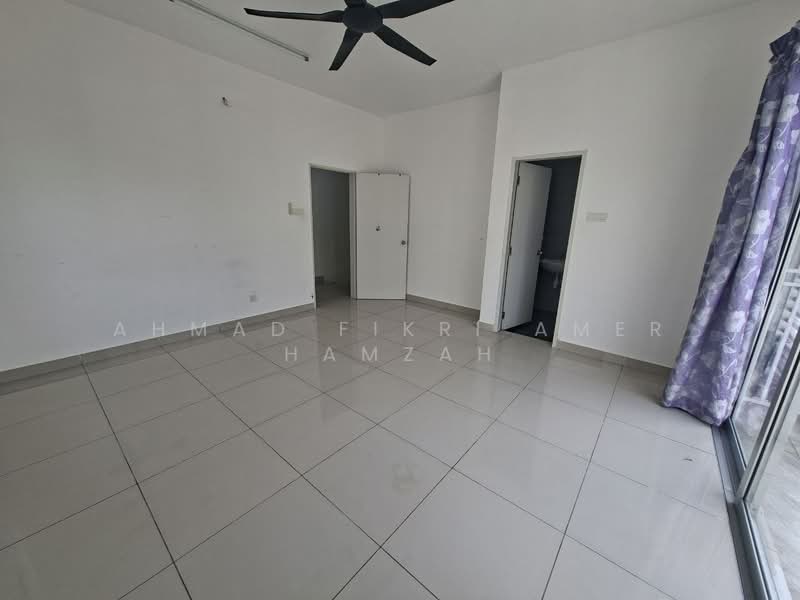 Cluster House for Rent in Pajam (Negeri Sembilan) - Ahmad Fikri Amer Hamzah - Living Room - PropertyGuru.com.my