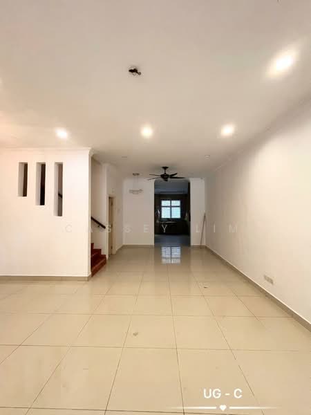 3-storey Terraced House for Sale in Shah Alam (Selangor) - Cassey Lim - Living Room - PropertyGuru.com.my