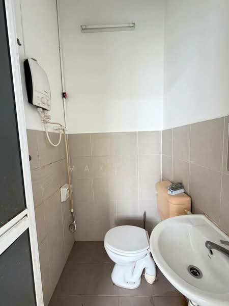 2-storey Terraced House for Sale in Kelapa Sawit (Kulai) - Max Yee - Bathroom - PropertyGuru.com.my