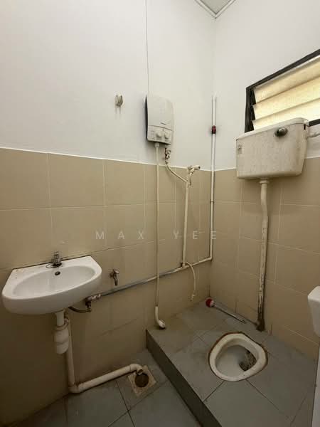 2-storey Terraced House for Sale in Kelapa Sawit (Kulai) - Max Yee - Bathroom - PropertyGuru.com.my