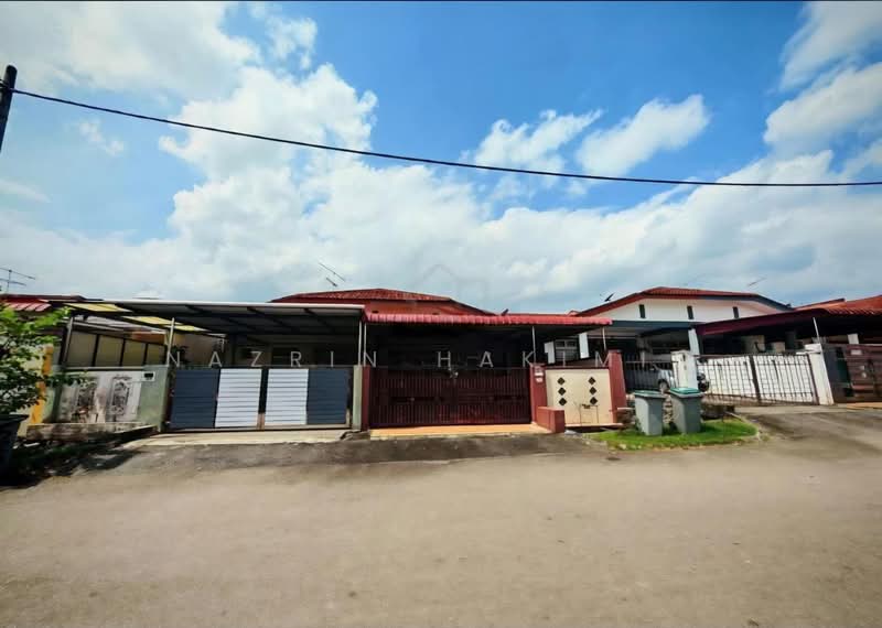 1-storey Terraced House for Sale in Bandar Seri Impian (Kluang) - Nazrin Hakimin - Exterior - PropertyGuru.com.my