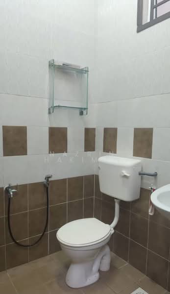 1-storey Terraced House for Sale in Bandar Seri Impian (Kluang) - Nazrin Hakimin - Bathroom - PropertyGuru.com.my