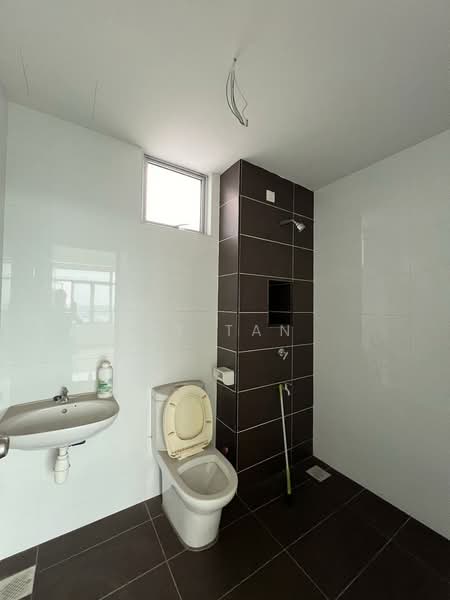 East Bay (Seri Bayan) untuk Untuk Dijual - RM 358,000, Apr 2026 - Bathroom - PropertyGuru.com.my