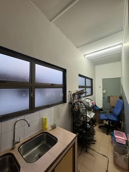 Taman Johor Jaya untuk Untuk Dijual - RM 518,000, Apr 2026 - Kitchen - PropertyGuru.com.my