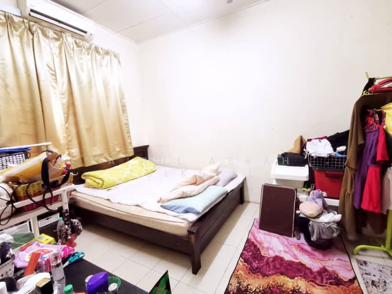 1-storey Terraced House for Sale in Seri Kembangan (Selangor) - Zairul Asrah Zulkefli - Bedroom - PropertyGuru.com.my