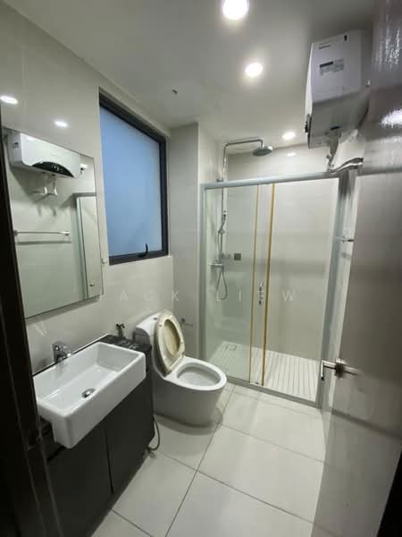 Condominium for Rent at Bay Laurel @ Country Garden Danga Bay - Jack Liew - Bathroom - PropertyGuru.com.my