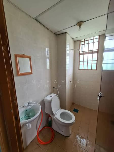 Apartment for Sale at Dataran Otomobil - Muhamad Irfan Muhamad Hafiz - Bathroom - PropertyGuru.com.my