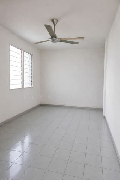 Taman Lip Sin Block 6 untuk Untuk Dijual - RM 250,000, Mac 2026 - Interior - PropertyGuru.com.my
