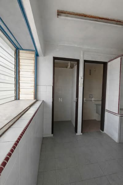 Taman Lip Sin Block 6 untuk Untuk Dijual - RM 250,000, Mac 2026 - Interior - PropertyGuru.com.my