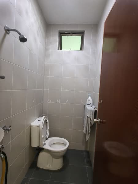 Cluster House for Sale in Taman Sutera Utama (Skudai) - Fiona Loo - Bathroom - PropertyGuru.com.my