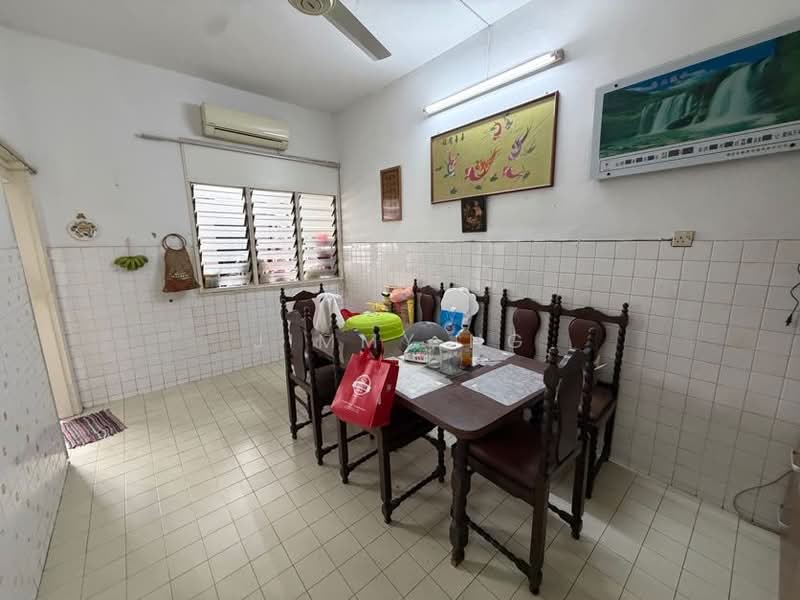2-storey Terraced House for Sale in Jalan Klang Lama (Old Klang Road) (Kuala Lumpur) - Jimmy Ng - Dining Room - PropertyGuru.com.my