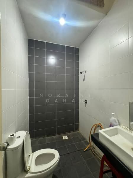 Pulau Angsa U10, Shah Alam untuk Untuk Dijual - RM 600,000, Apr 2026 - Bathroom - PropertyGuru.com.my