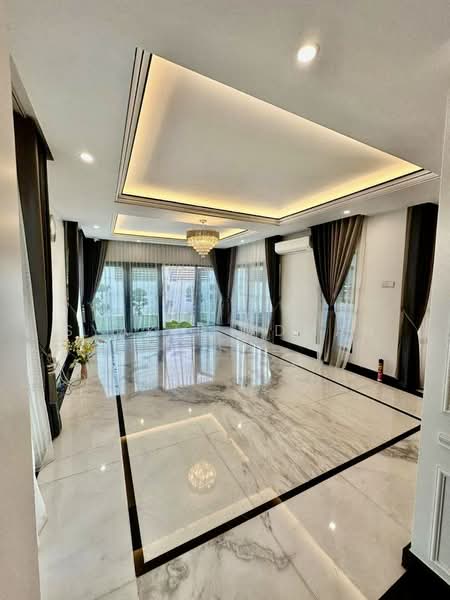 Rumah Teres 2 Tingkat untuk Dijual di Bandar Setia Alam (Kapar) - Syakir Adman - Living Room - PropertyGuru.com.my