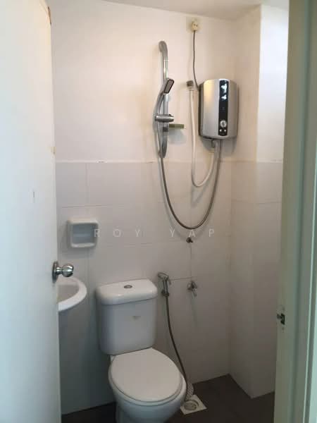 Service Residence for Sale at Tebrau City Residences - Roy Yap - Bathroom - PropertyGuru.com.my