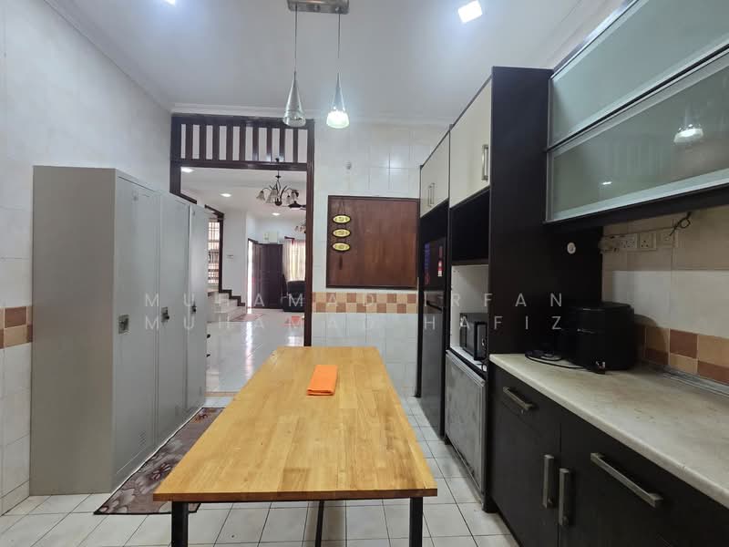 2-storey Terraced House for Sale in Seksyen 7 (Shah Alam) - Muhamad Irfan Muhamad Hafiz - Dining Area - PropertyGuru.com.my