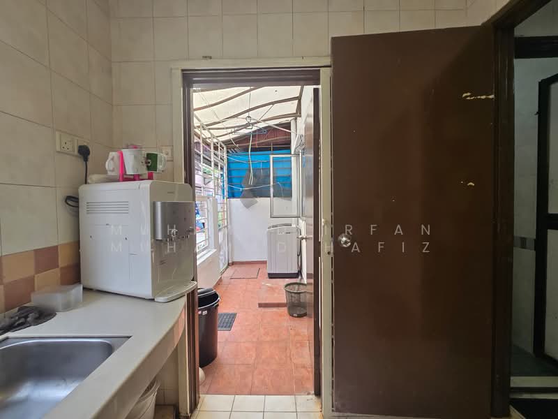 2-storey Terraced House for Sale in Seksyen 7 (Shah Alam) - Muhamad Irfan Muhamad Hafiz - Kitchen - PropertyGuru.com.my