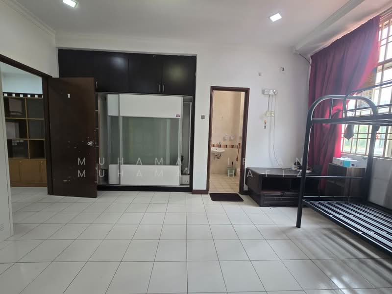2-storey Terraced House for Sale in Seksyen 7 (Shah Alam) - Muhamad Irfan Muhamad Hafiz - Bedroom - PropertyGuru.com.my