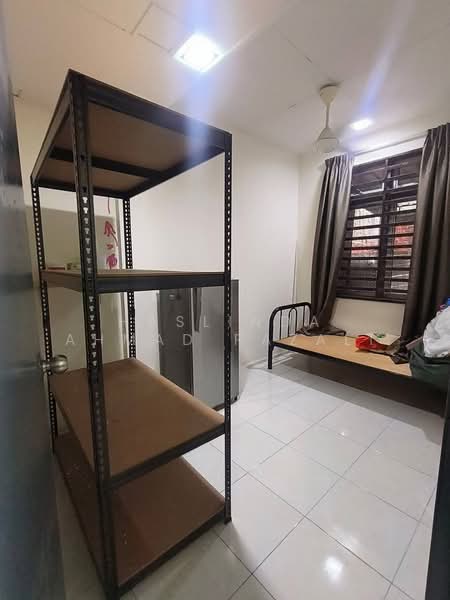 2-storey Terraced House for Rent in Taman Salak Perdana (Dengkil) - Haslinda Ahmad Razali - Bedroom - PropertyGuru.com.my