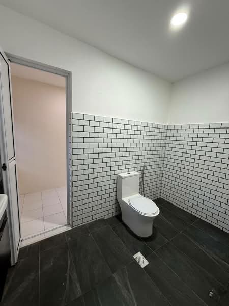 2-storey Terraced House for Sale in Taman Sri Saujana (Kota Tinggi) - Win Lim - Bathroom - PropertyGuru.com.my