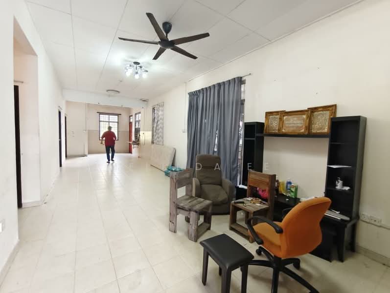 1-storey Terraced House for Sale in Bandar Putra (Kulai) - Melinda Ee - Living Room - PropertyGuru.com.my