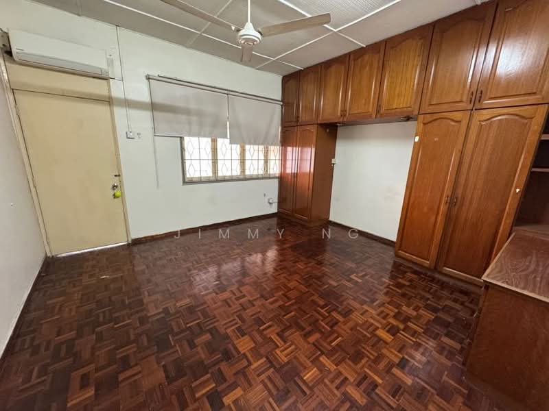 2-storey Terraced House for Sale in Taman Overseas Union (Taman Oug) (Jalan Klang Lama (Old Klang Road)) - Jimmy Ng - Bedroom - PropertyGuru.com.my