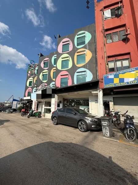 Shop for Sale in Johor Bahru (Johor) - Daniel Yong - Exterior - PropertyGuru.com.my