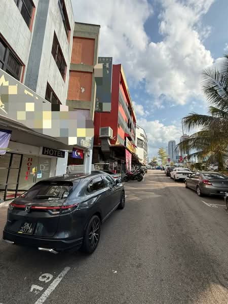 Shop for Sale in Johor Bahru (Johor) - Daniel Yong - Exterior - PropertyGuru.com.my